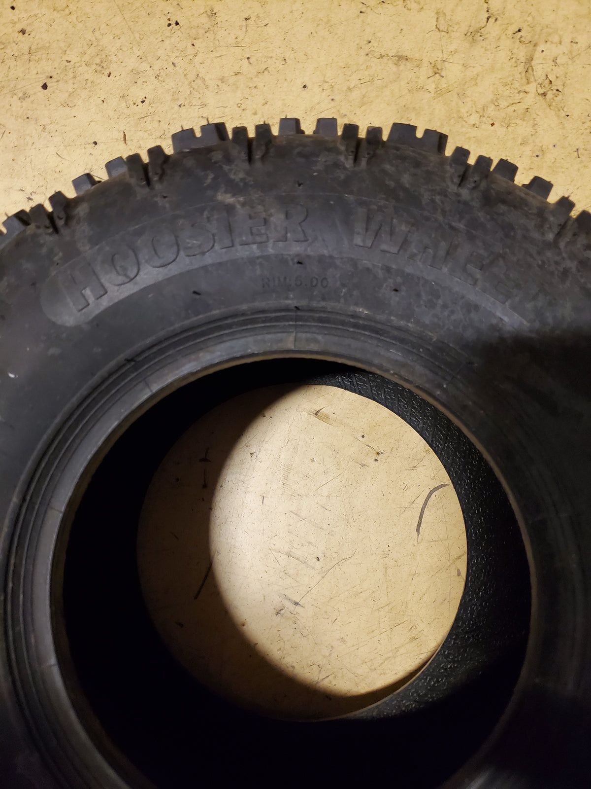 HOOSIER WHEEL BSW  18 6.5 8 57B 4PLY LAWN TIRE 5170101