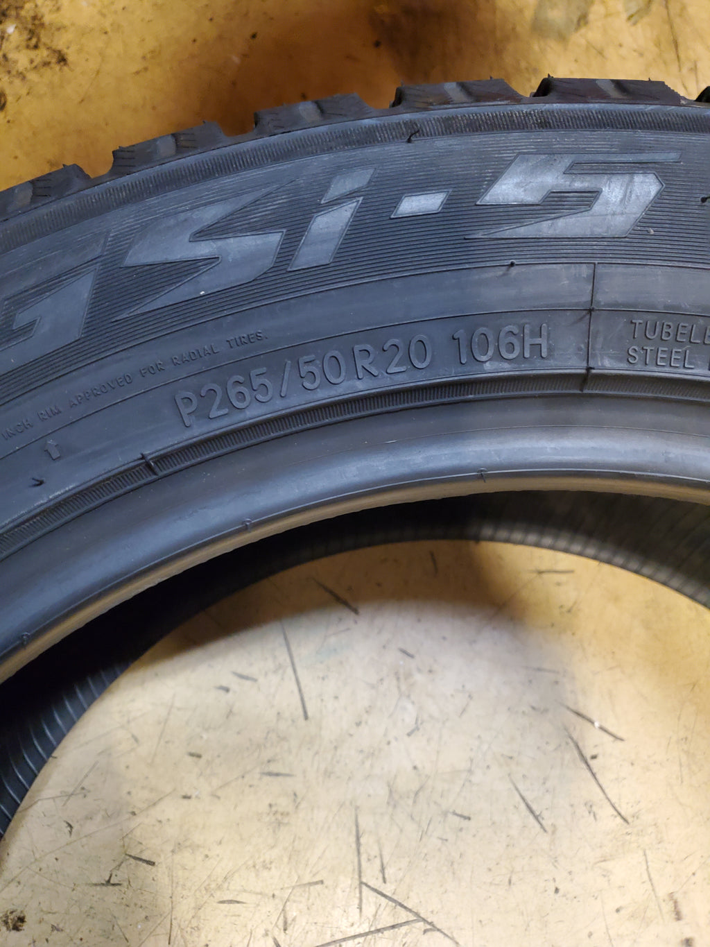 NOS TOYO OBSERVE GSI-5 BSW P 265 50 20 106H WINTER TIRE 130790