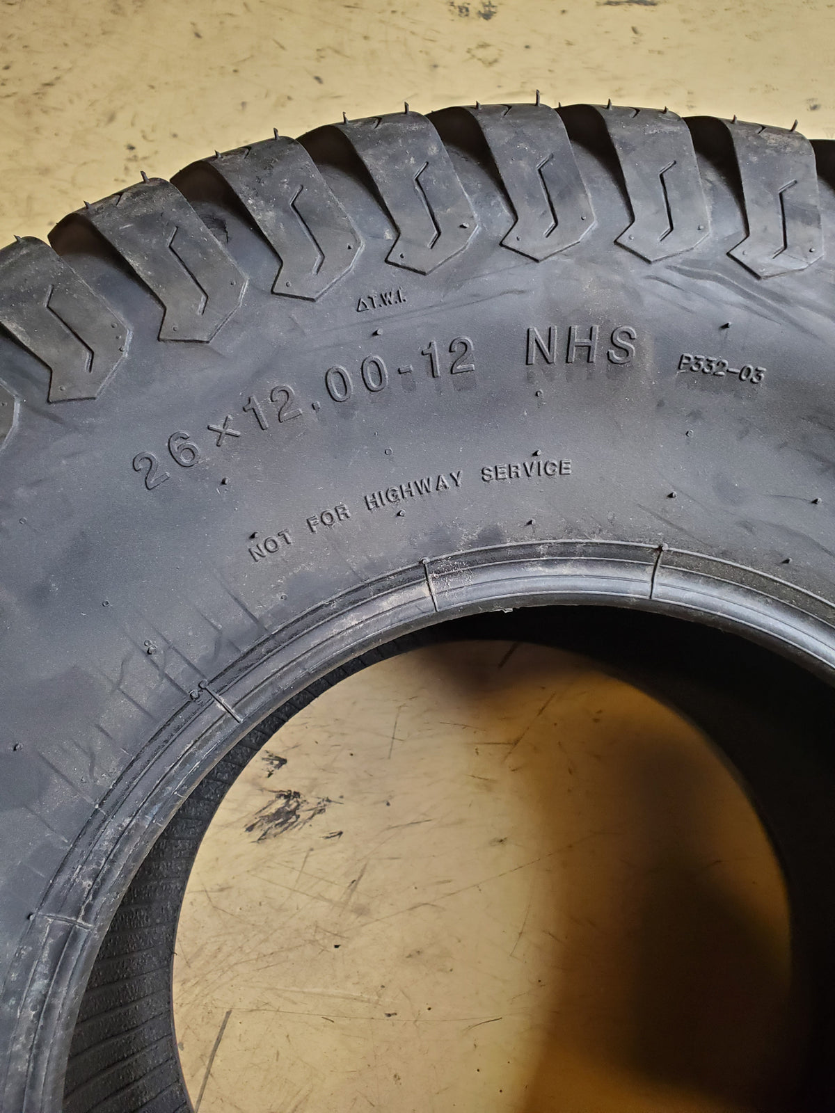 OTR LITEFOOT BSW 26 12 12 4PLY LAWN TIRE T40426120012