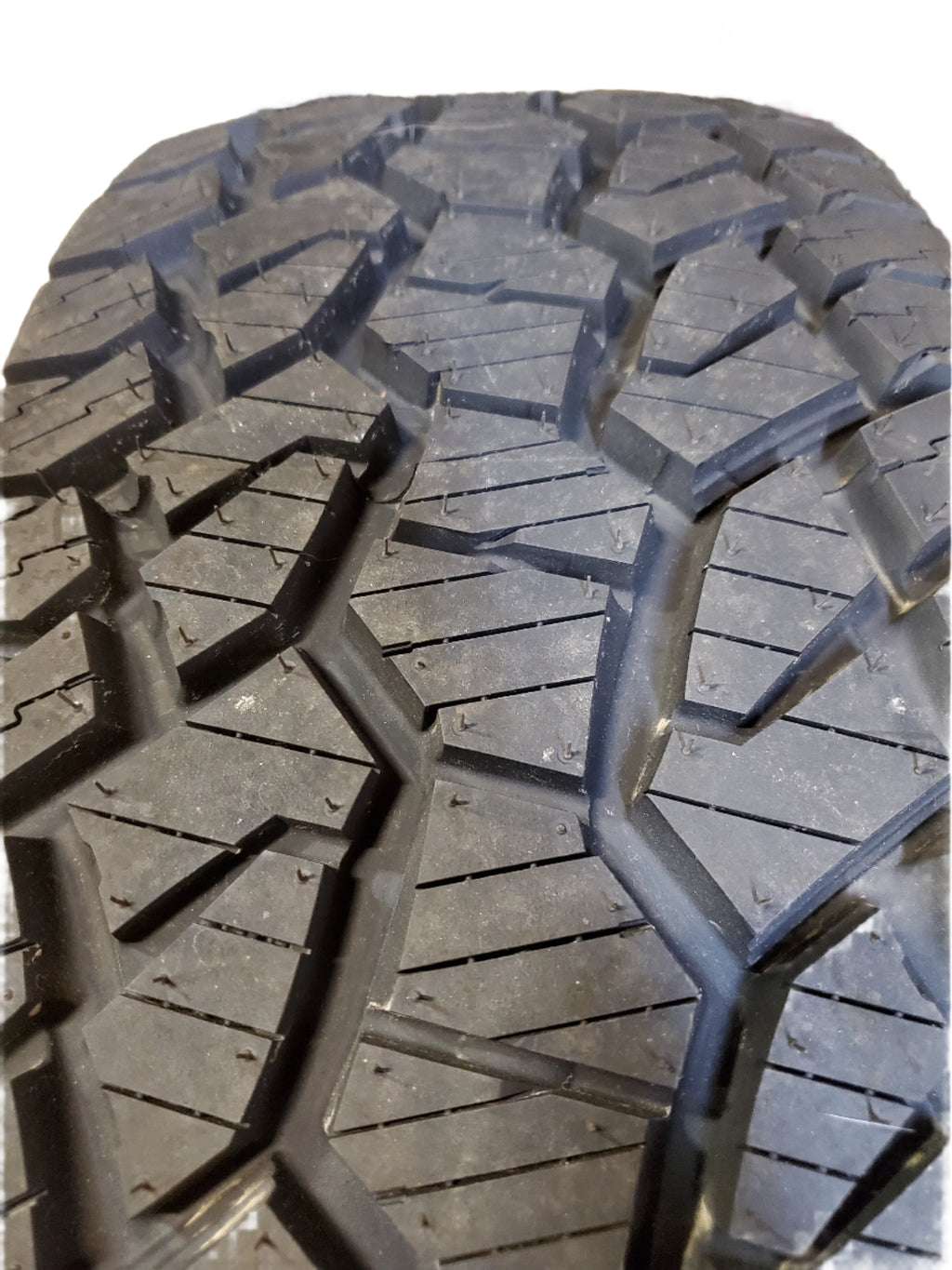 PATHFINDER ALL TERRAIN BSW LT 275 70 18 125/122S 10PLY  TIRE 2022236