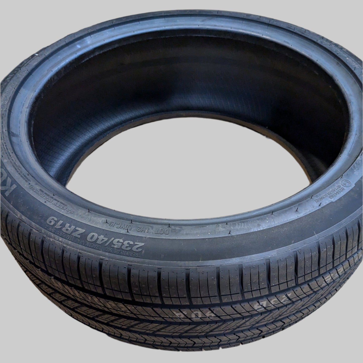 KUMHO MAJESTY SOLUS 9 TA91 EV P 235 40 19 96W XL ALL SEASON TIRE 2322333