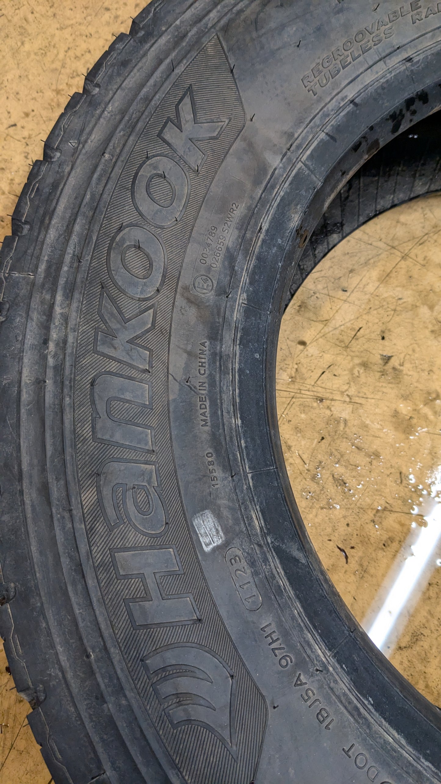 HANKOOK SMART FLEX DH35 BSW LT 245 70 19.5 136/134M 14PLY DRIVE TIRE 3003716