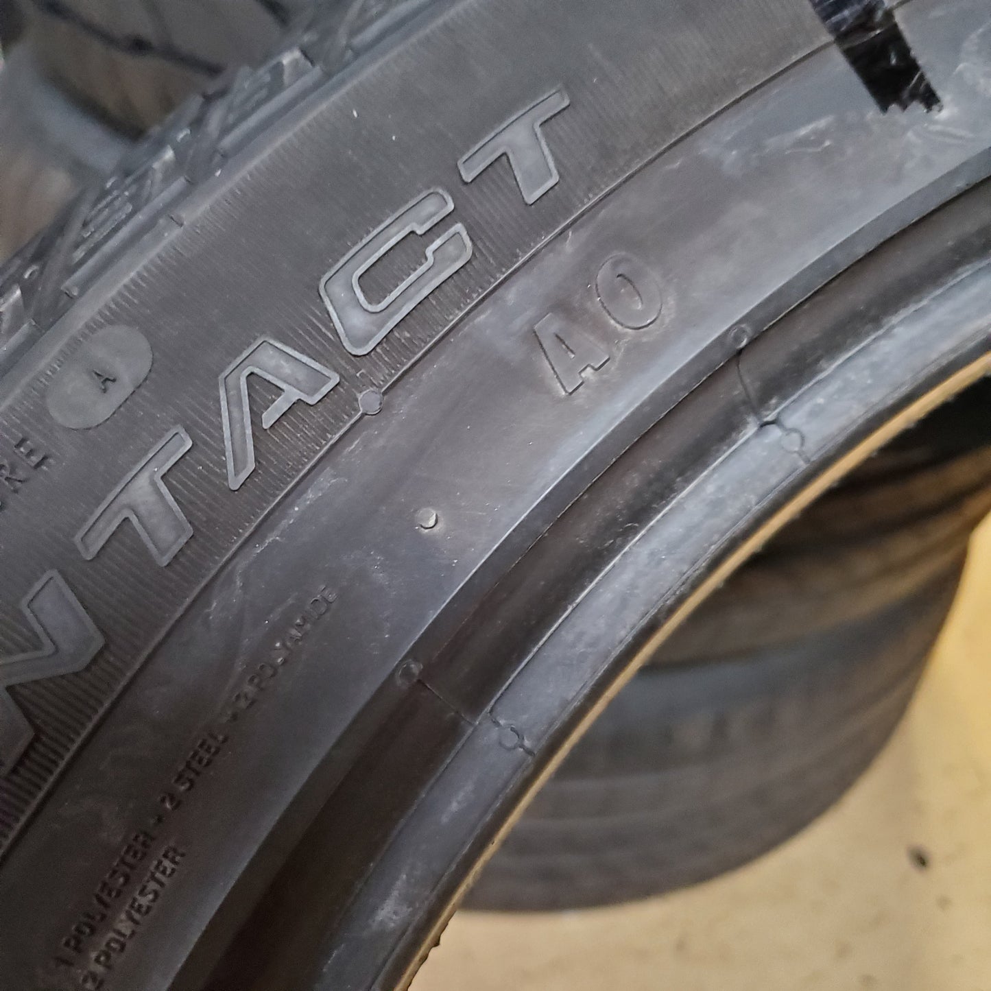 USED 8/32” OF 10/32” CONTINENTAL CROSSCONTACT LX SPORT (AO) AUDI P 285 40 22 110H XL HIGHWAY A/S TIRE 15504750000