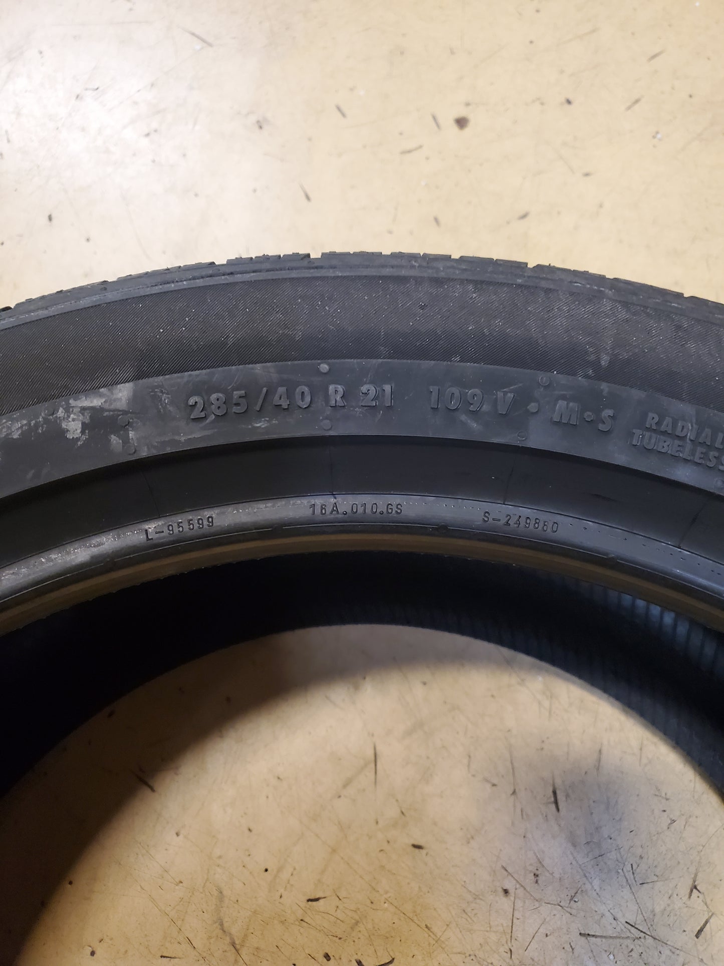 CONTINENTAL PROCONTACT TX (N0) P 235 40 21 109V ALL SEASON TIRE 3572550000