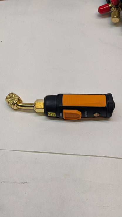 TESTO 557S AC MANIFOLD GAUGE SET – AC RECHARGE KIT WITH 2X TESTO 115I PIPE CLAMP THERMOMETER, 1X TESTO 552I MICRON GAUGE, AND 4X HOSES