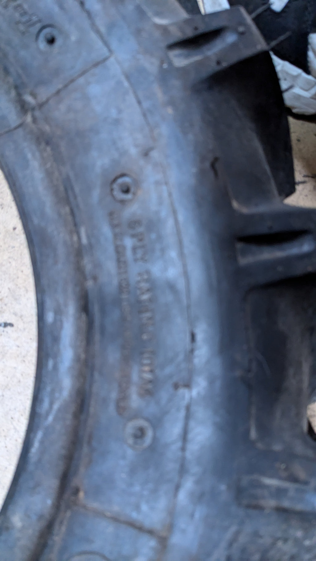 AGSTAR BSW 5 90 15 FARM TIRE 300117625