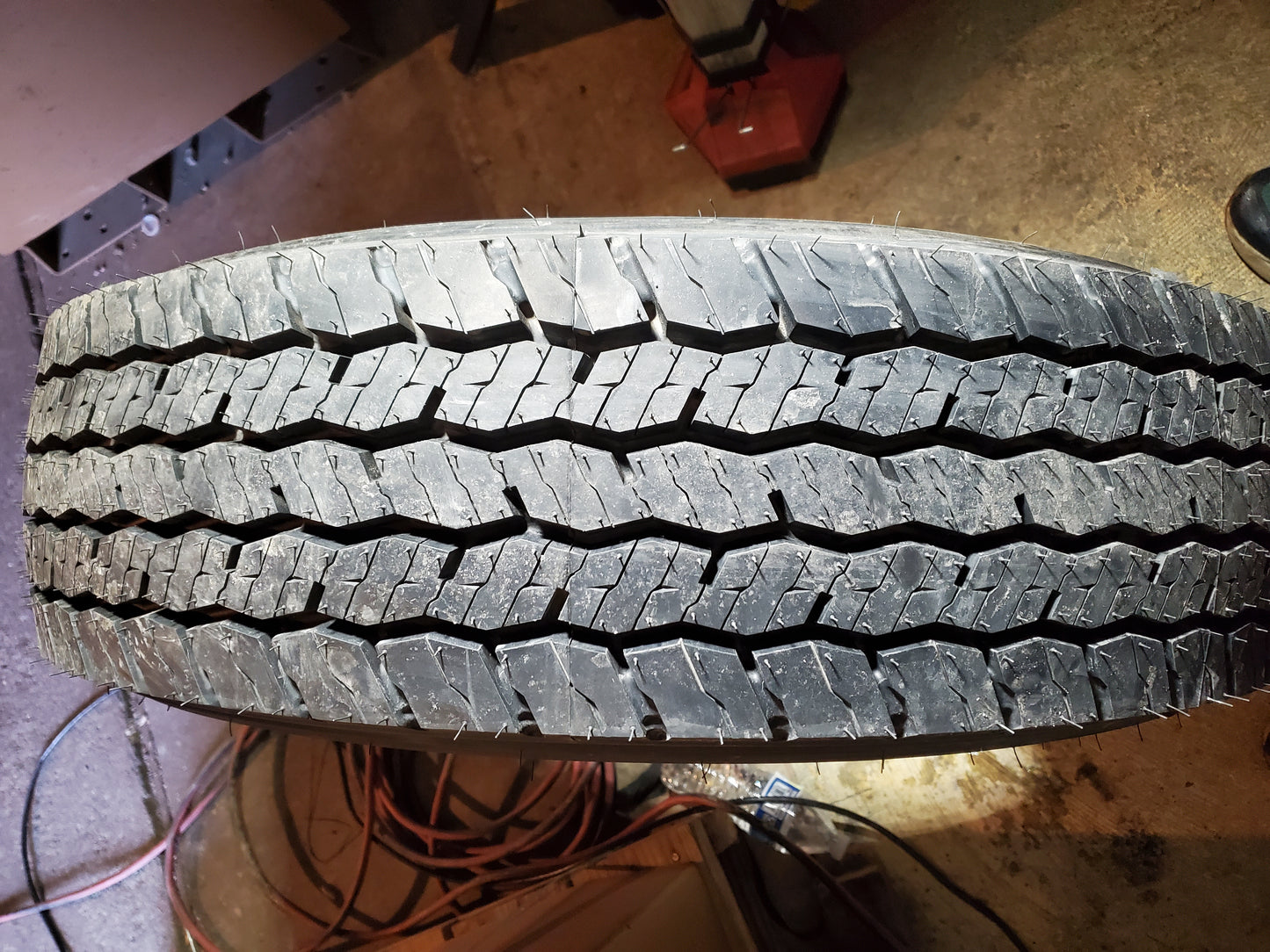 HANKOOK SMART FLEX DH35 BSW P 225 70 19.5 128/126N 14PLY DRIVE TIRE 3003438