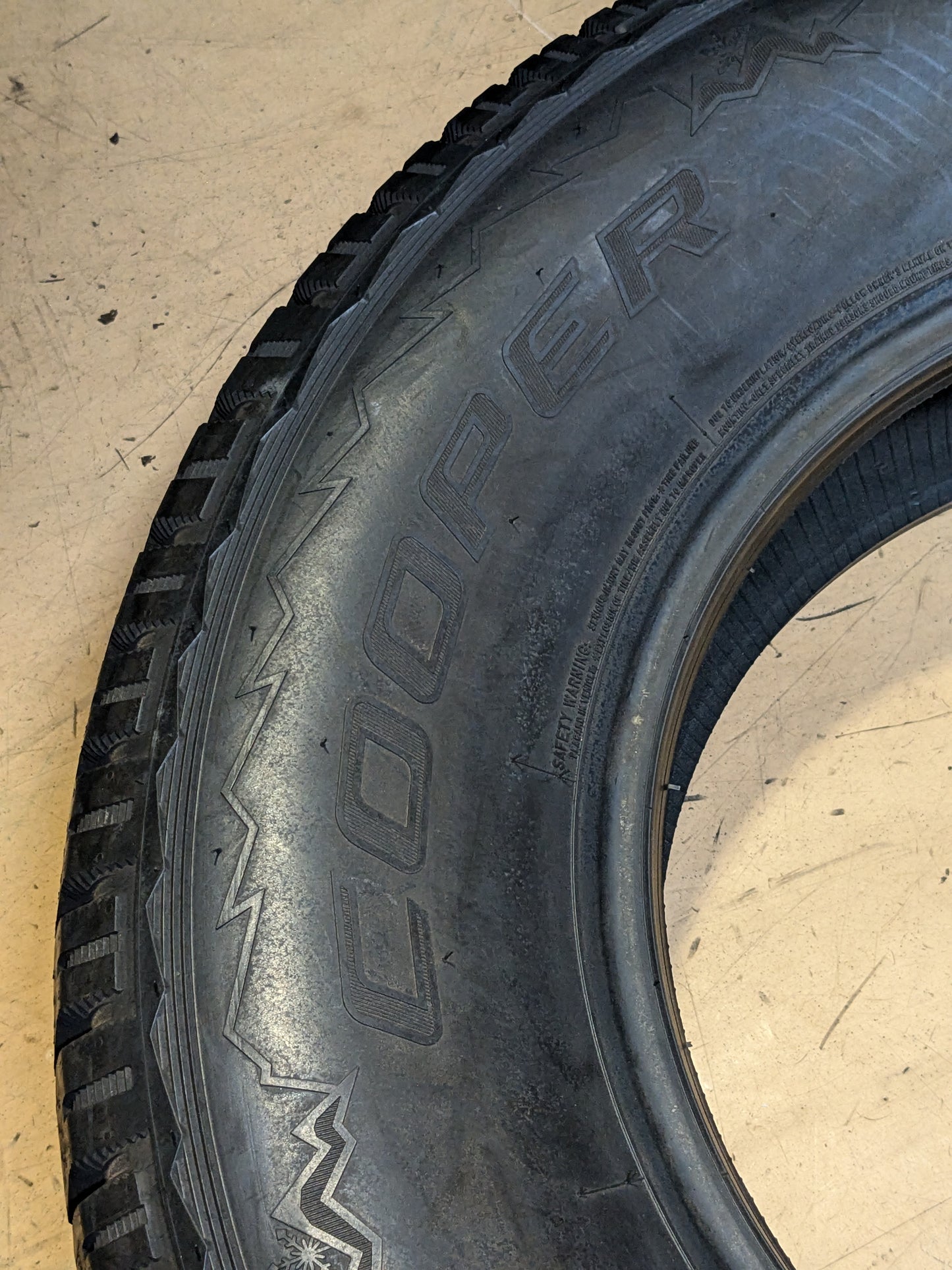 NEW OLD STOCK COOPER DISCOVERER A/TW P 255 75 17 115S SL ALL WEATHER TIRE 90000022206