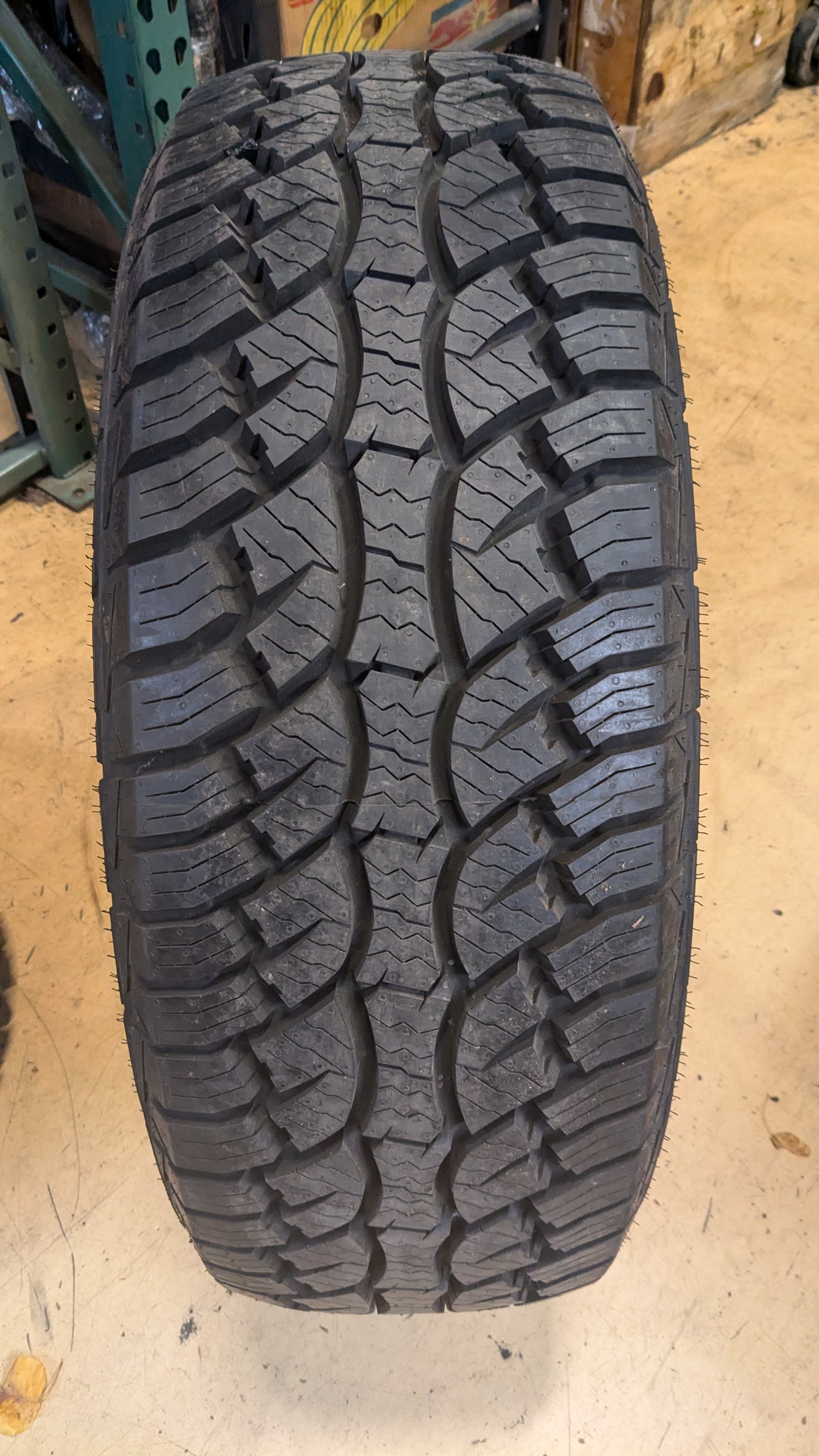 EVOLUXX ROTATOR A/T OWL LT 275 60 20 123/120Q 10PLY ALL TERRAIN TIRE 221022701