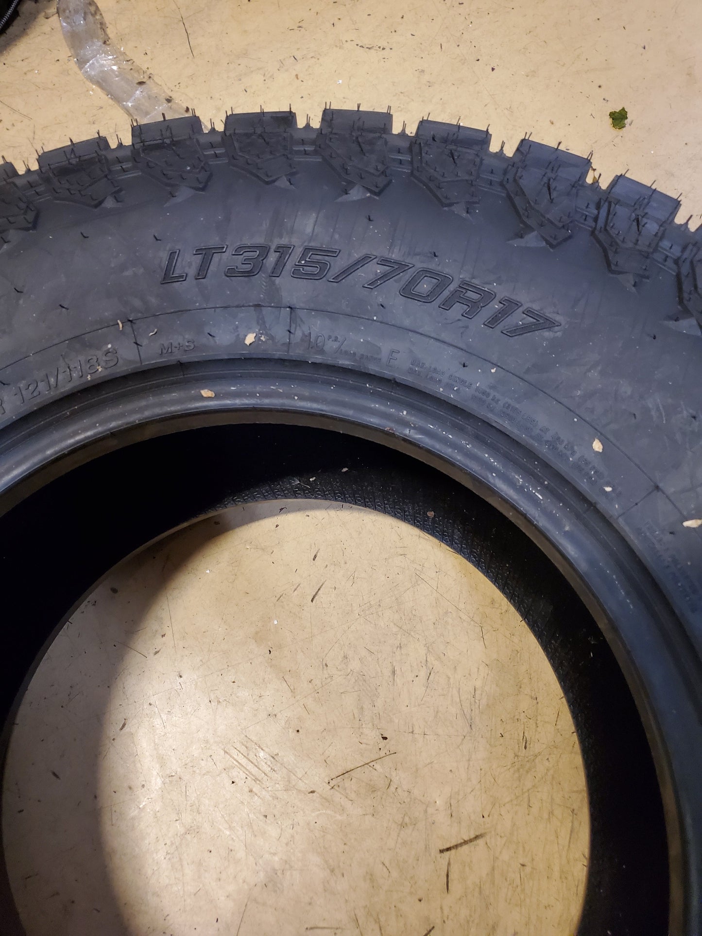 LANDSPIDER WILDTRAXX R/T LT 315 70 17 121/118S 10PLY RUGGED TERRAIN TIRE FRT002