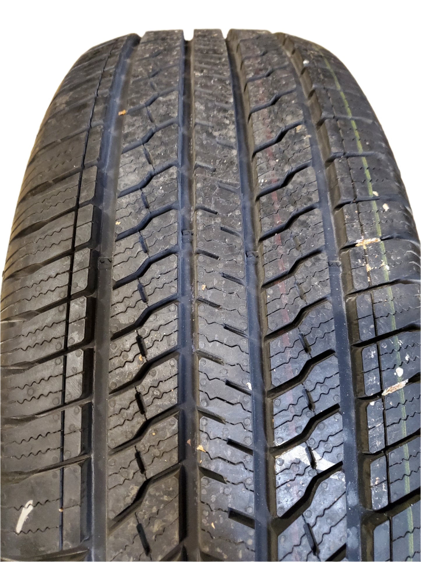 UNIROYAL LAREDO BSW P 275 60 20 115T ALL SEASON TIRE 84022