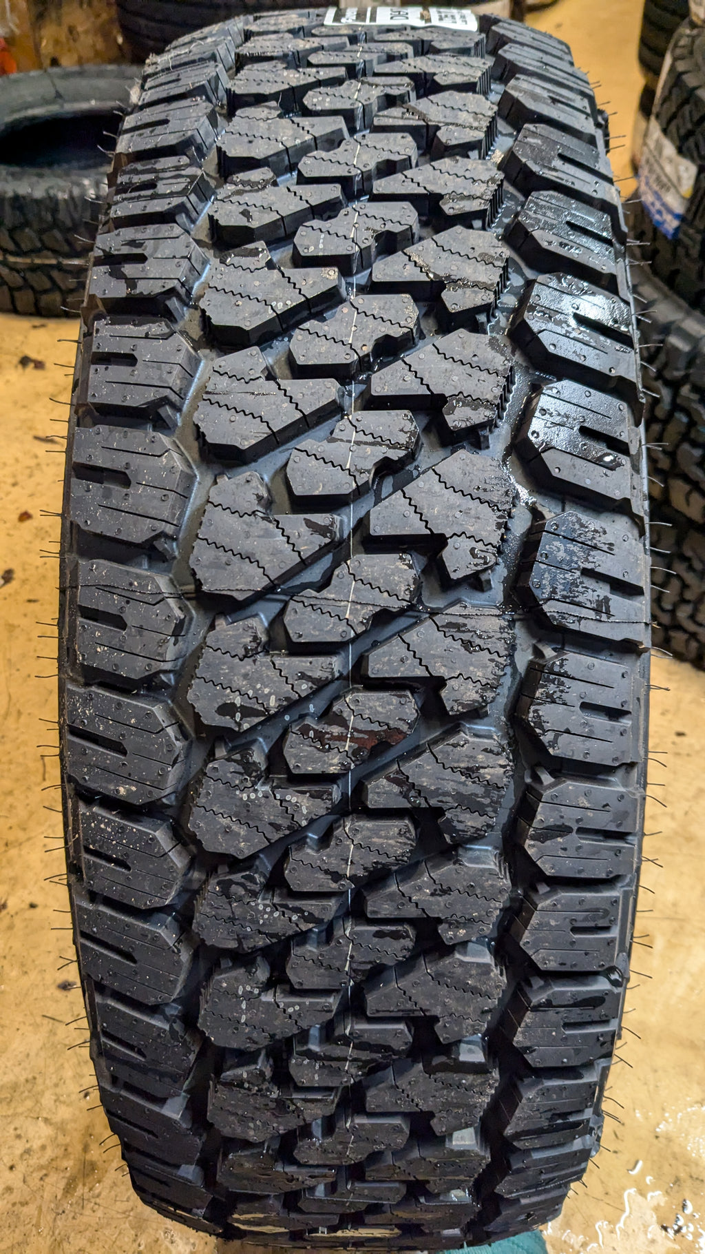 FIRESTONE DESTINATION X/T OWL LT 265 70 17 121/118S 10PLY RUGGED TERRAIN TIRE 004373