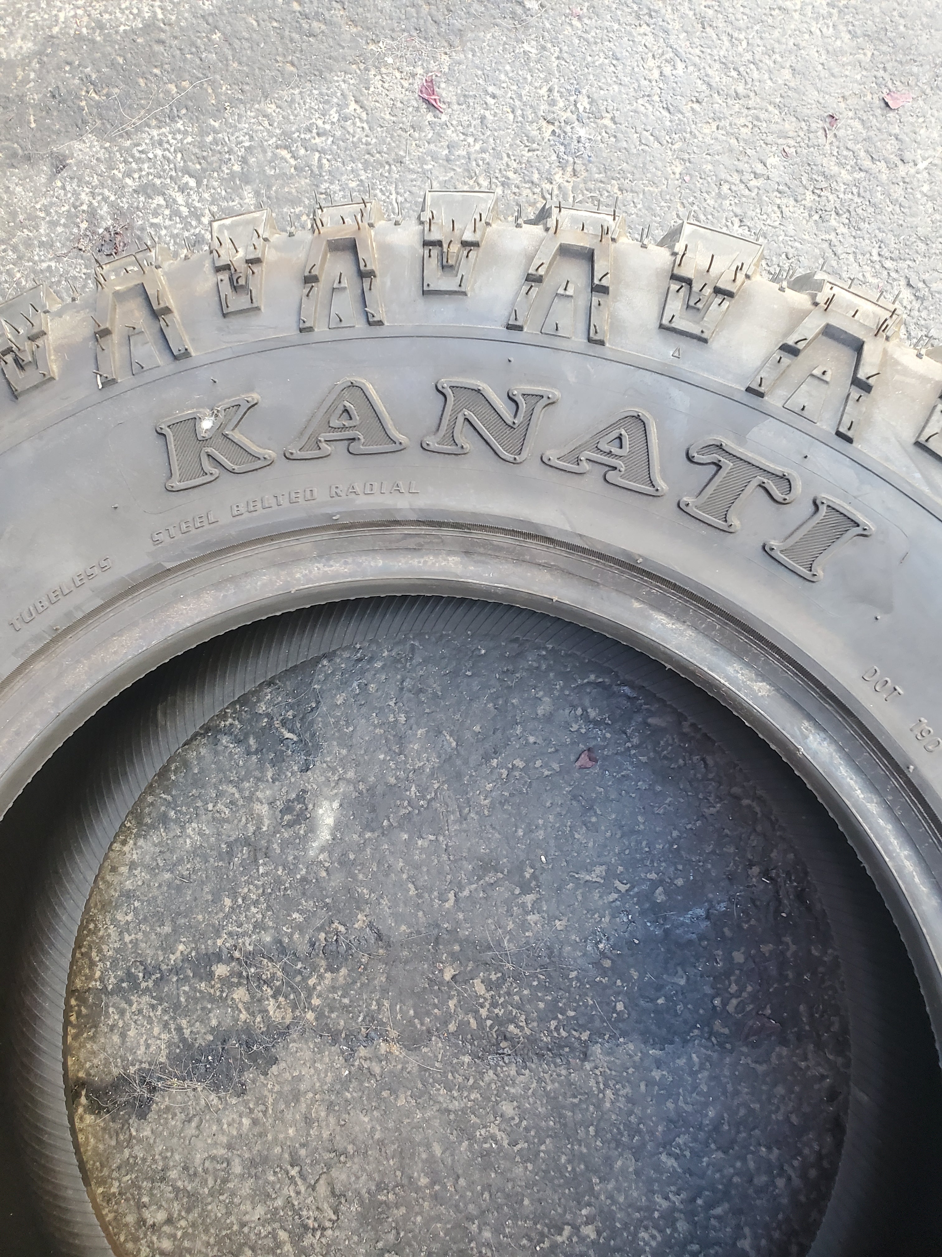 (TODO) KANATI TRAIL HOG A/T-4 BSW LT 275 70 18 125/122Q 10PLY ALL TERRAIN TIRE LTH1827570E