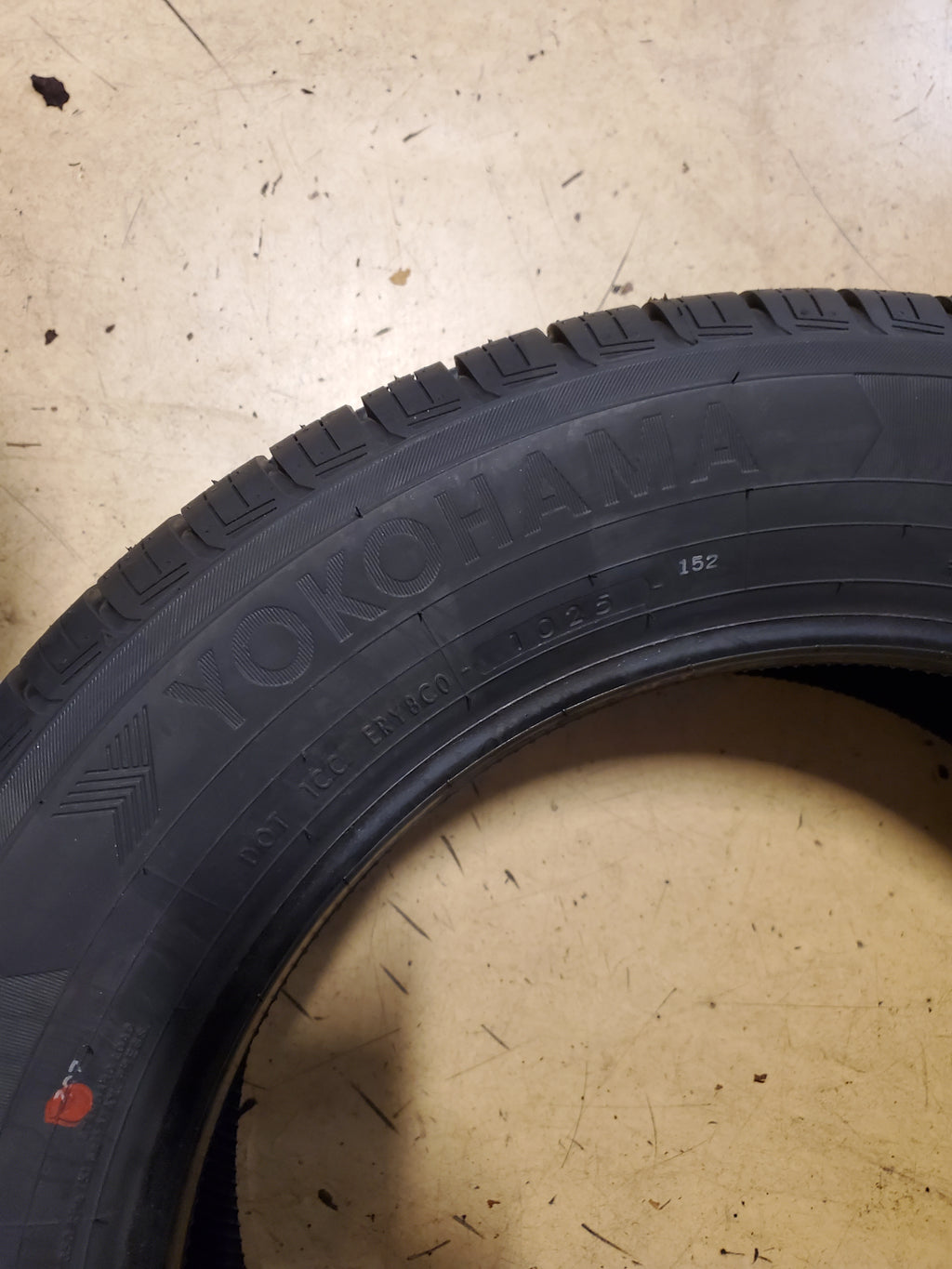 YOKOHAMA AVID ASCEND LX BSW P 215 60 17 96H ALL SEASON TIRE 110132824